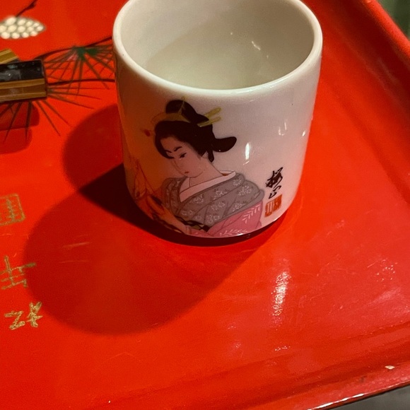 From Japan made in China tea set a two tall saki cups, four matching tea cups - Picture 8 of 16